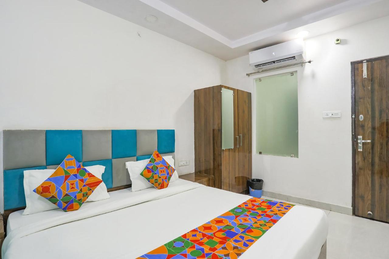 Fabhotel Sm Palace Chinhat Екстериор снимка