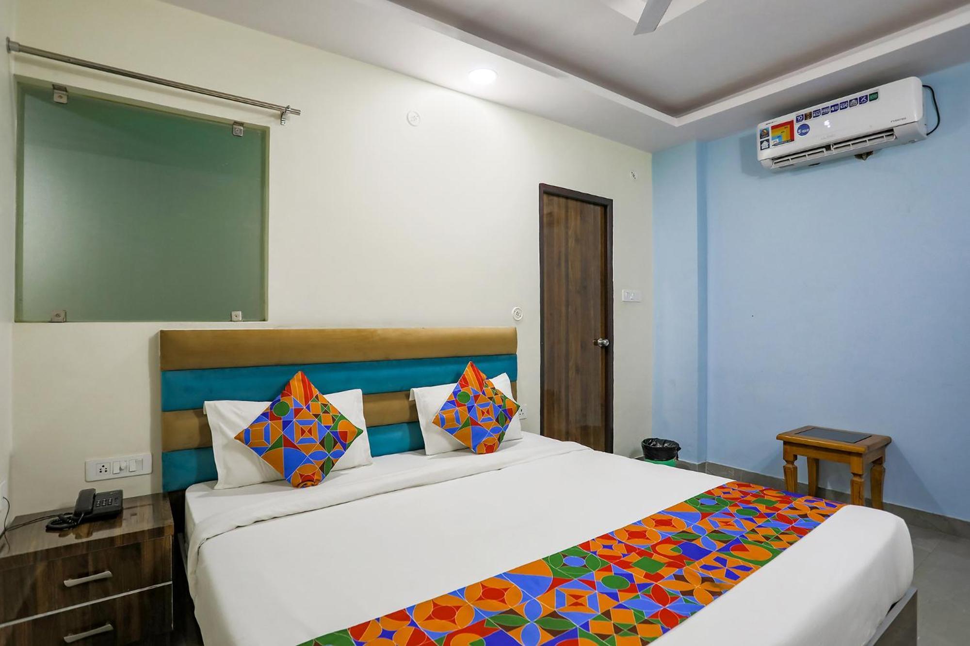 Fabhotel Sm Palace Chinhat Екстериор снимка