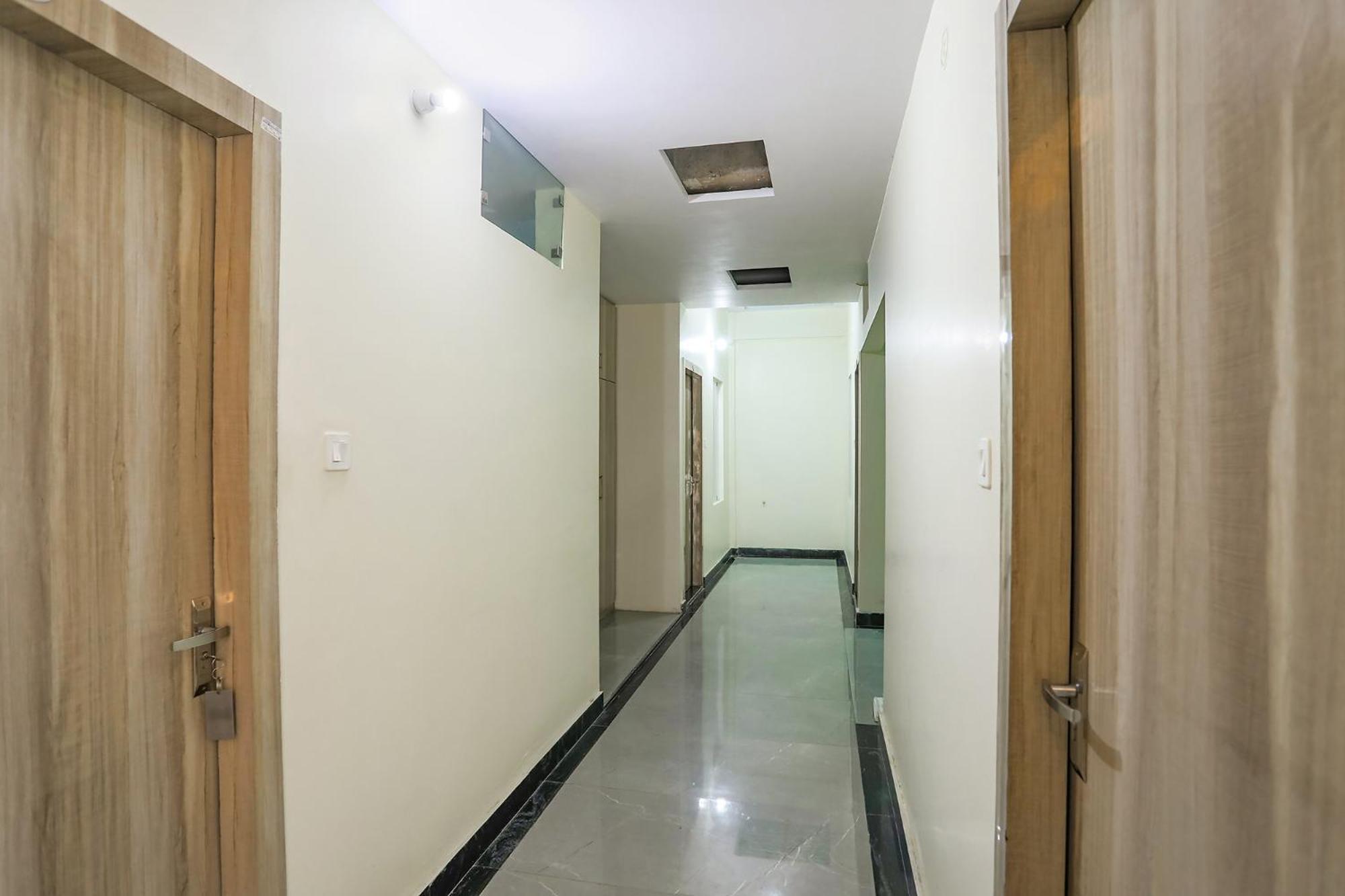 Fabhotel Sm Palace Chinhat Екстериор снимка